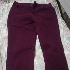 Gloria Vanderbilt size 12